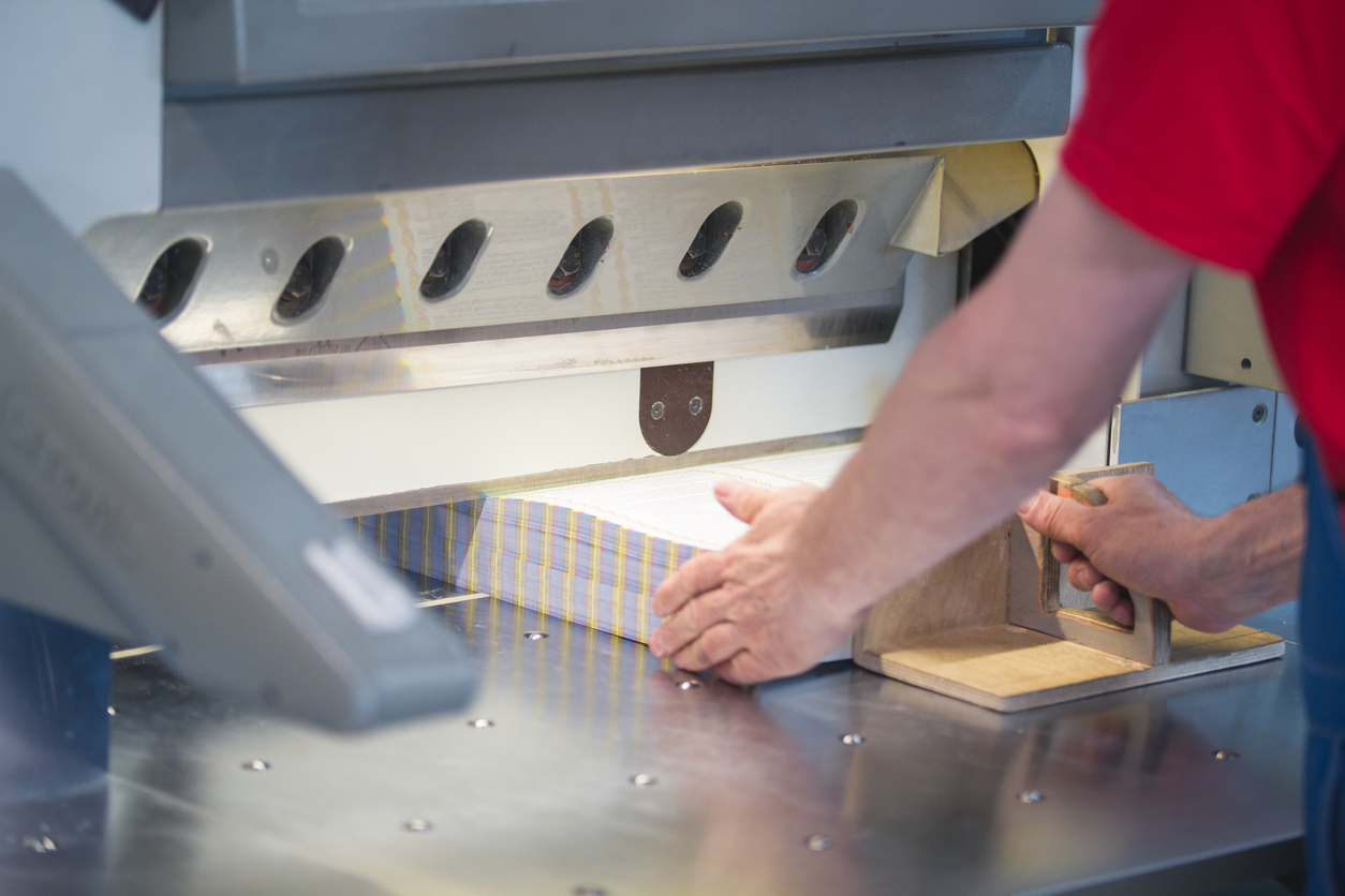 cutting paper in cutting machine